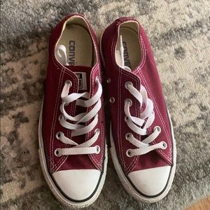 Women’s size 6 burgundy converse